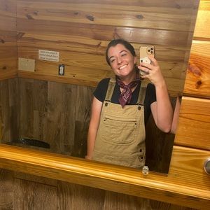 Meet your Posher, Emily